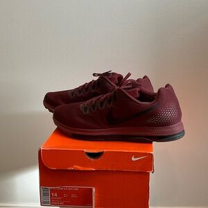 Nike Men's Burgundy Athletic Shoes